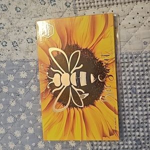 BEE SWEET Nude eyeshadow palette